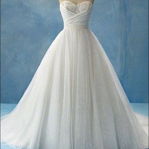 Alfred Angelo Disney Cinderella 205 Wedding Dress - Picture 11 of 13